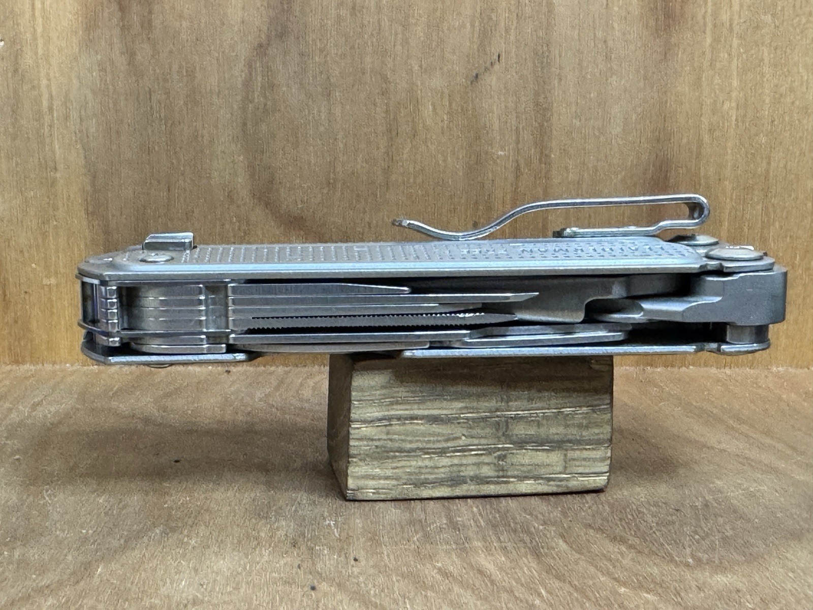 LEATHERMAN FREE P2 W/Sheath Multi Tool Retired Rare USA EXCELLENT!