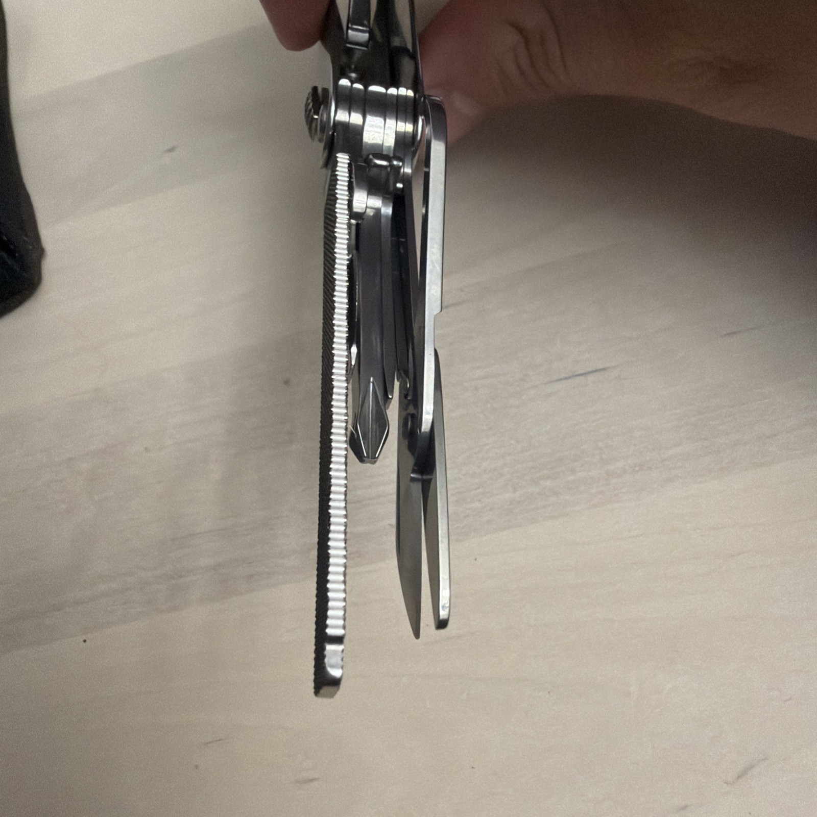 Multi Tool 24 Function Swiss Made with Locking Blade L Pouch Victorinox