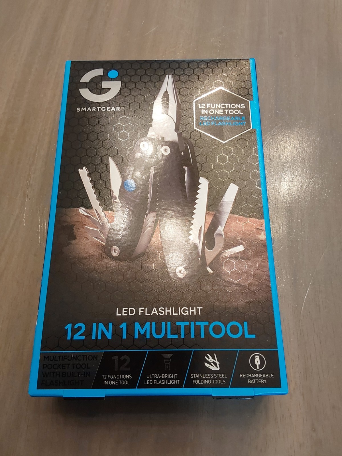 New SmartGear Flashlight Multitool Sealed 12 In 1 Brand new