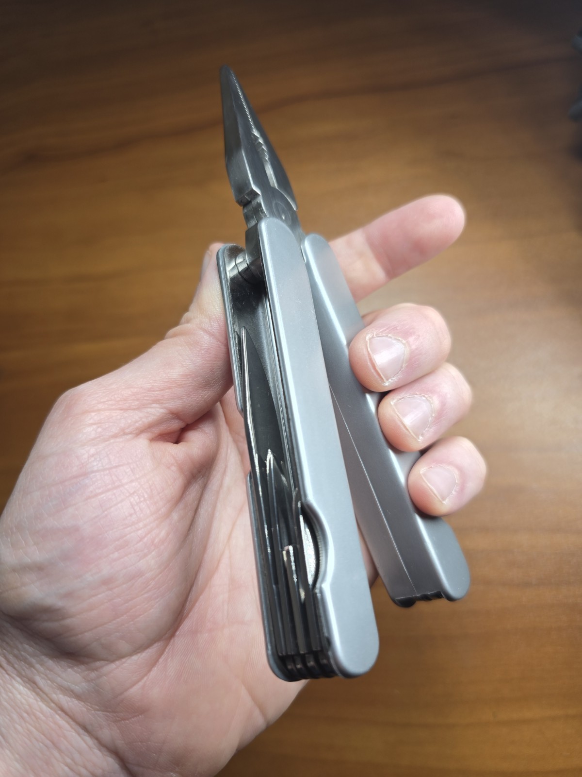 Multitool Stainless Steel – “SharkBite” – Pocket Knife