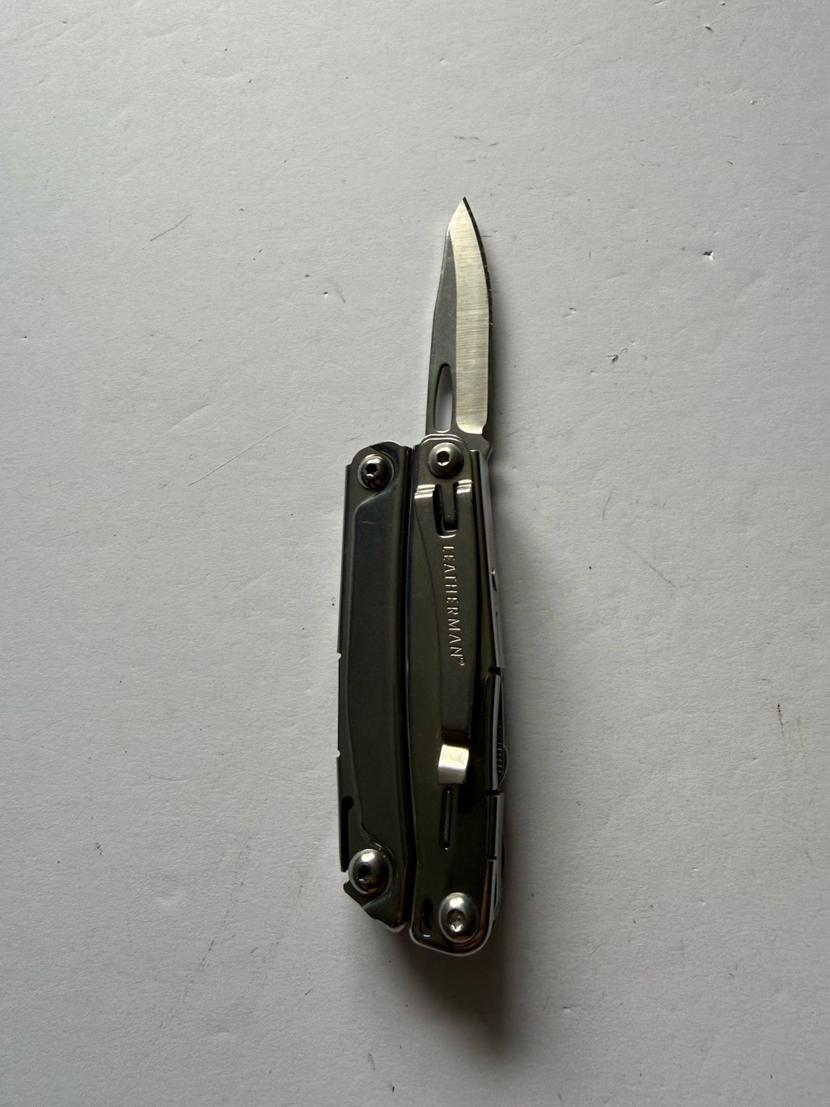 Leatherman Bolster Multi-Tool 12 Function Pliers Knife FAST SHIPPING