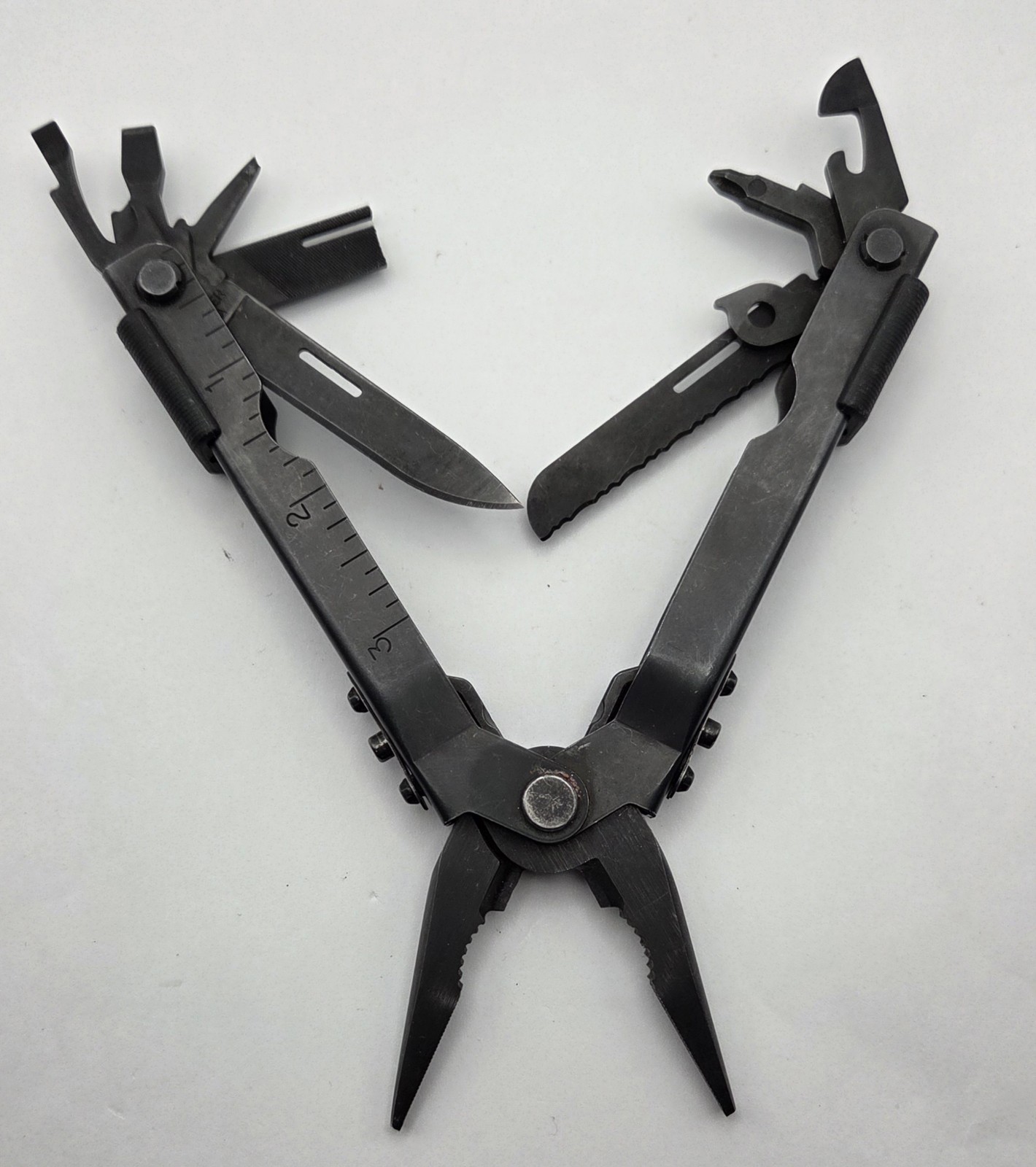 Gerber MP600 Multi-Plier Multi-Tool – Black Oxide Knife L-1