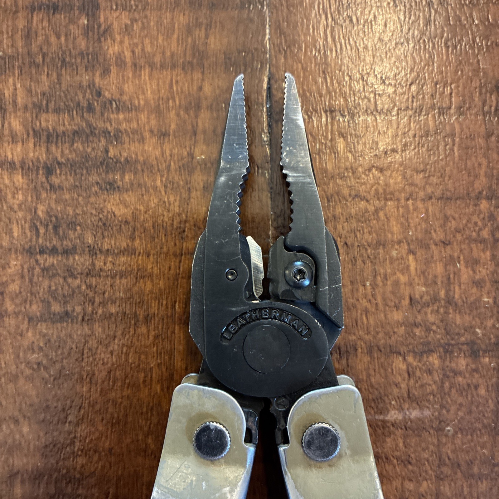 Leatherman Super Tool 300 Multitool Desert Tan / Oxide – Very Good