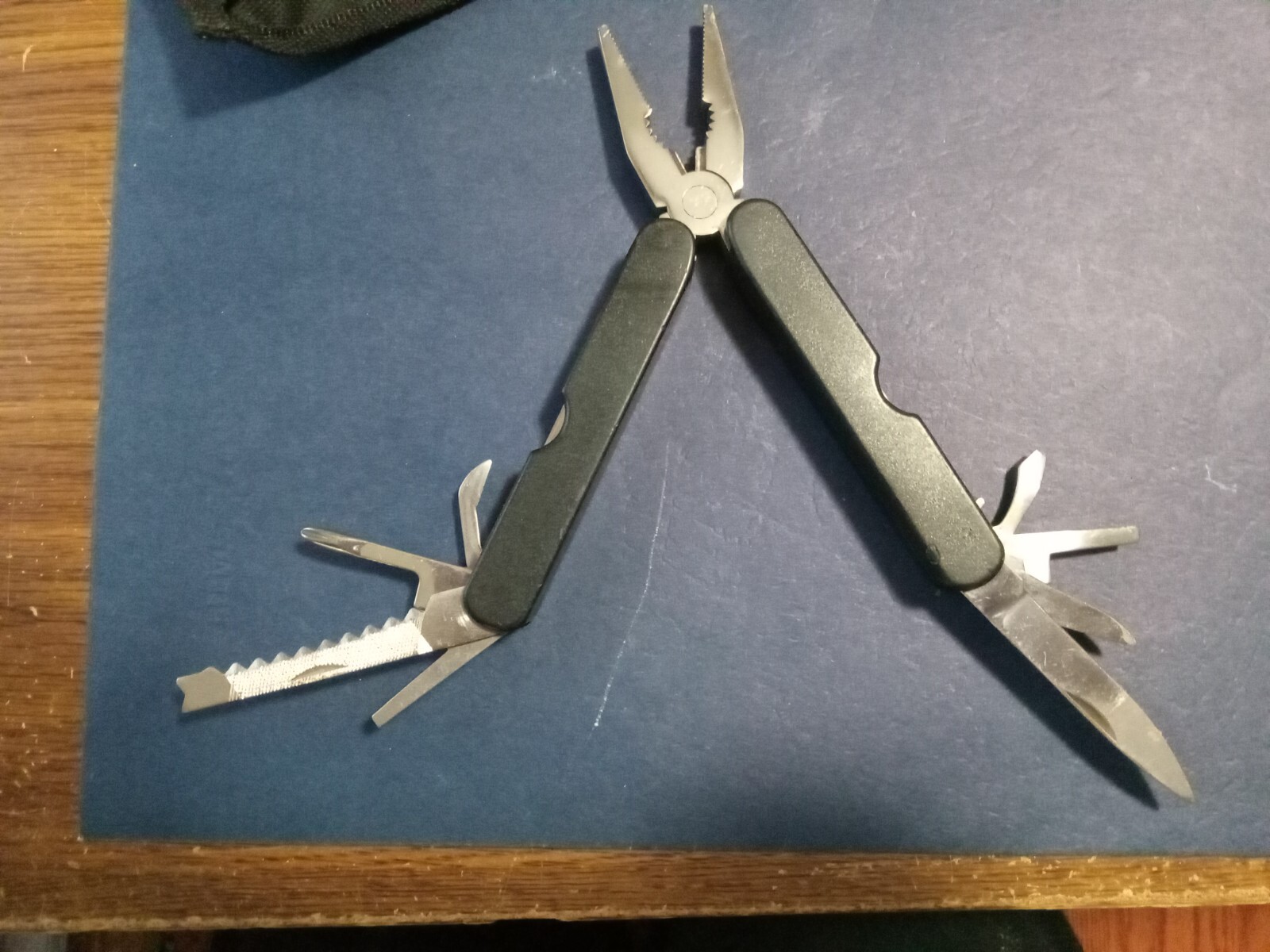 *.*llied 9 Multipurpose Outdoor Folding Pocket Pliers with pouch
