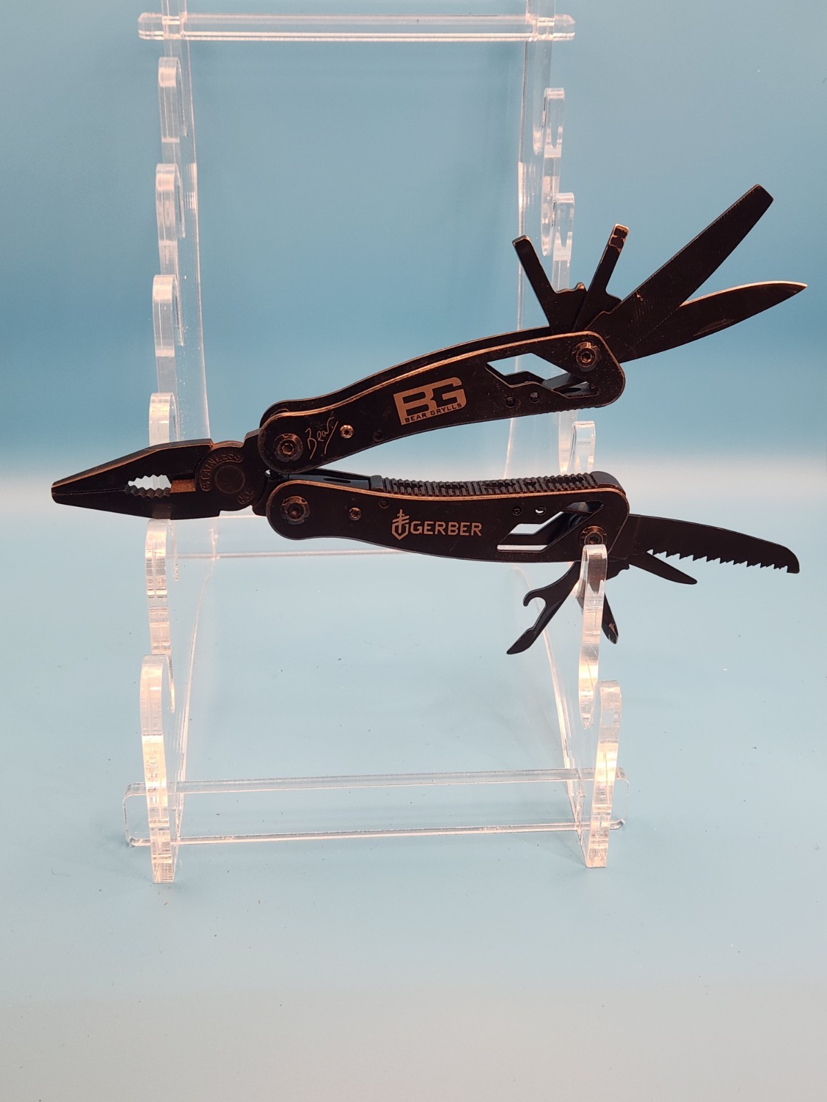Gerber Bear Grylls Ultimate Multi-Tool Plier Knife Black Stainless 12 Tools EDC
