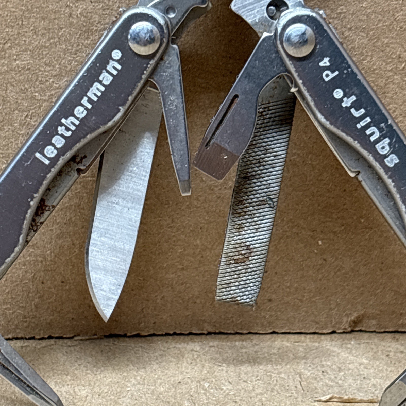 Leatherman Squirt P4 Gray Keychain Multi Tool w/Pliers Excellent Used Condition