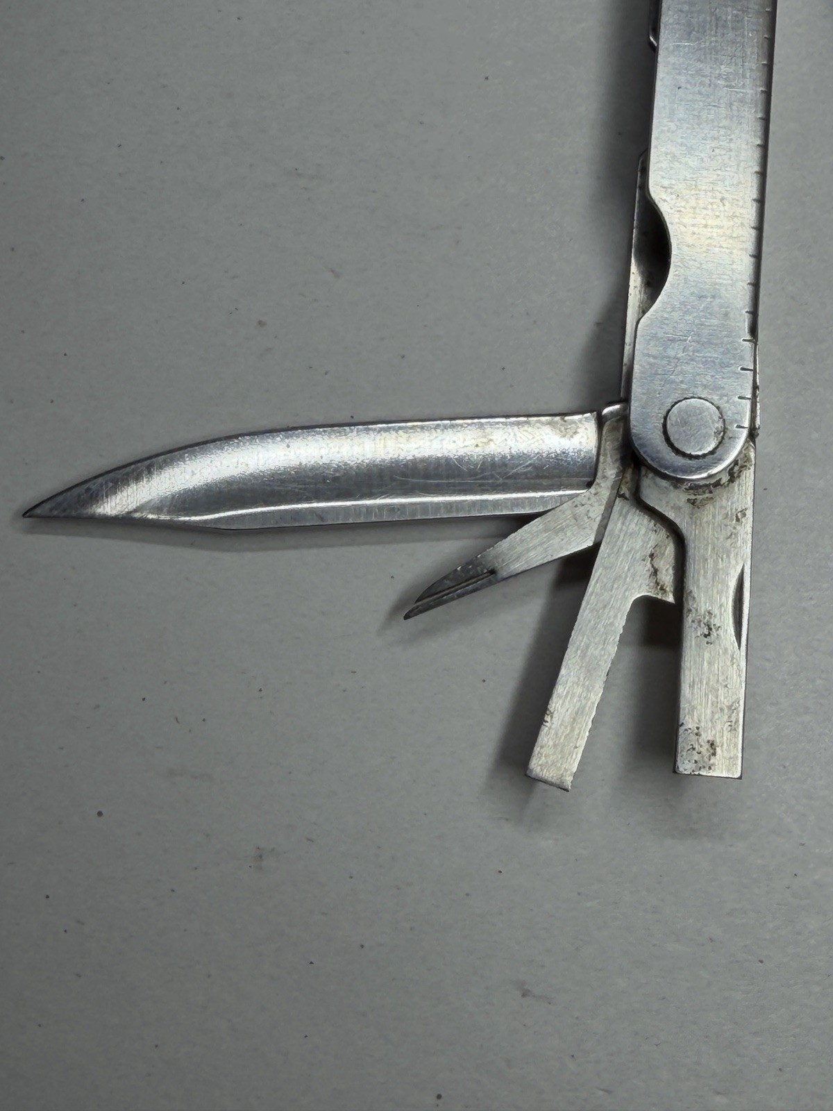 Leatherman Original Multi Tool w Leather Case Portland OR Reg TM 1325473 Vintage