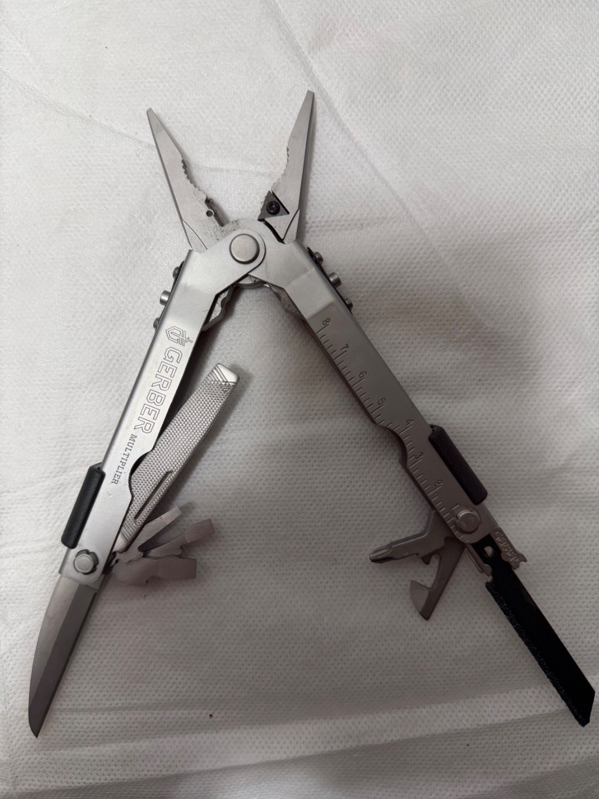 gerber multi tool mp 600 with sheath, flashlight
