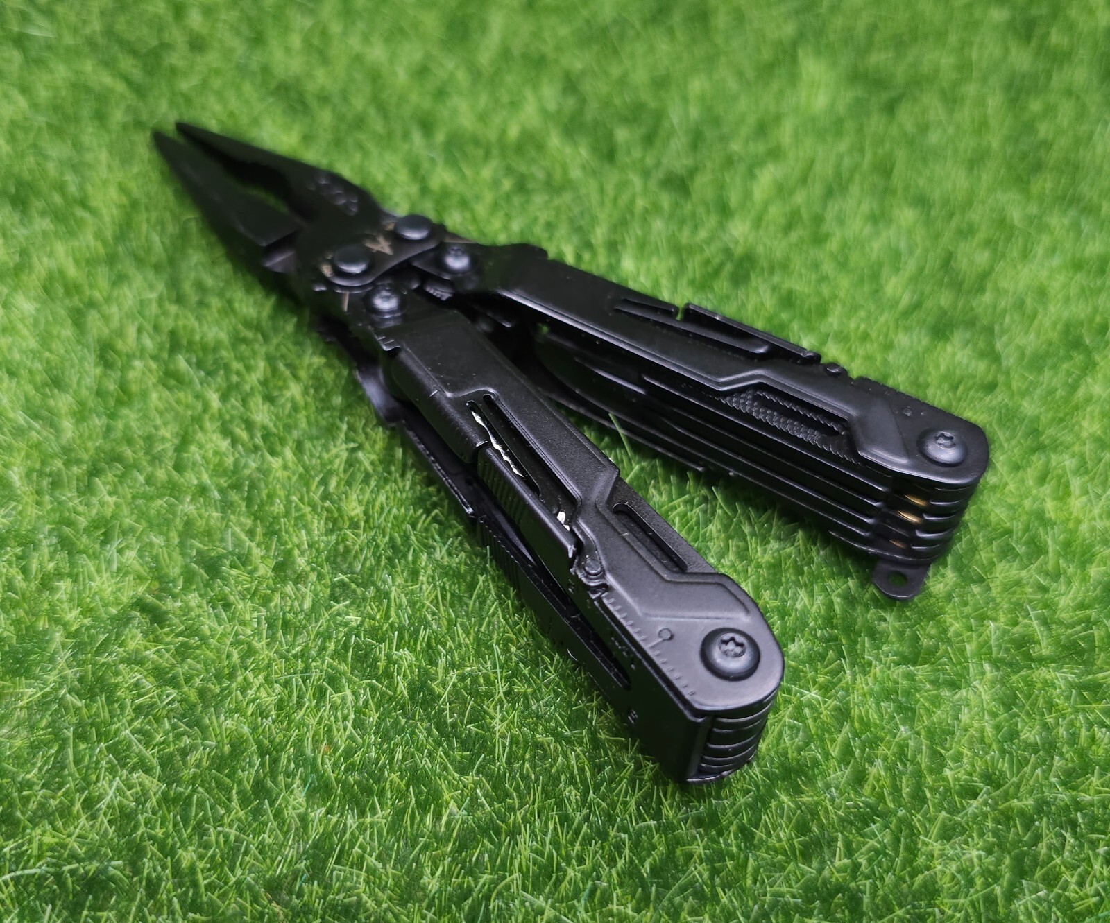 SOG @PP1002-CP Powerpint Black Needlenose Pliers Scissors Knife MultiTool Pliers