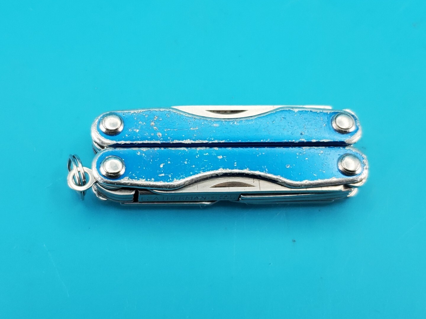 Leatherman “Squirt S4” Stainless Steel Multi Tool – BLUE!