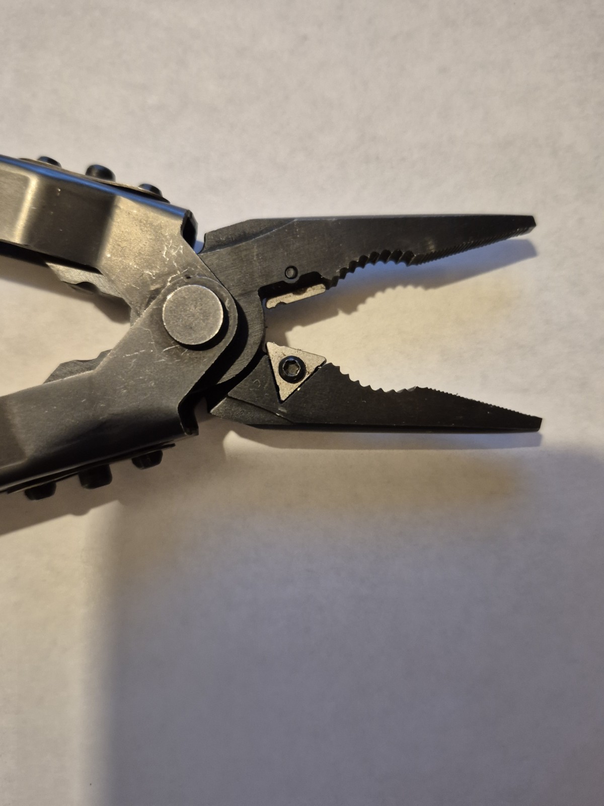 MILITARY ISSUE GERBER BLACK OXIDE MP600 NEEDLE NOSE PLIERS MULTI-TOOL