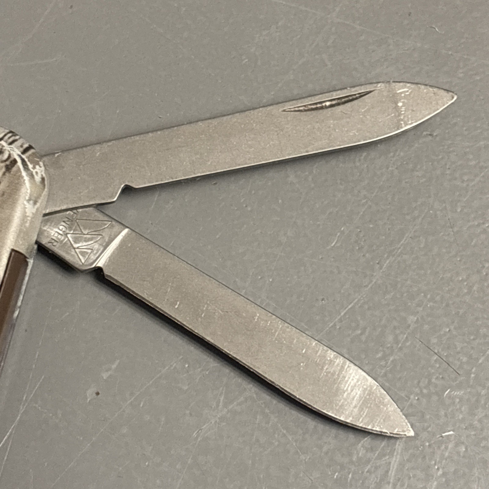 Wenger Esquire Microlite Timber Camo 65mm White LED – Very Unique!