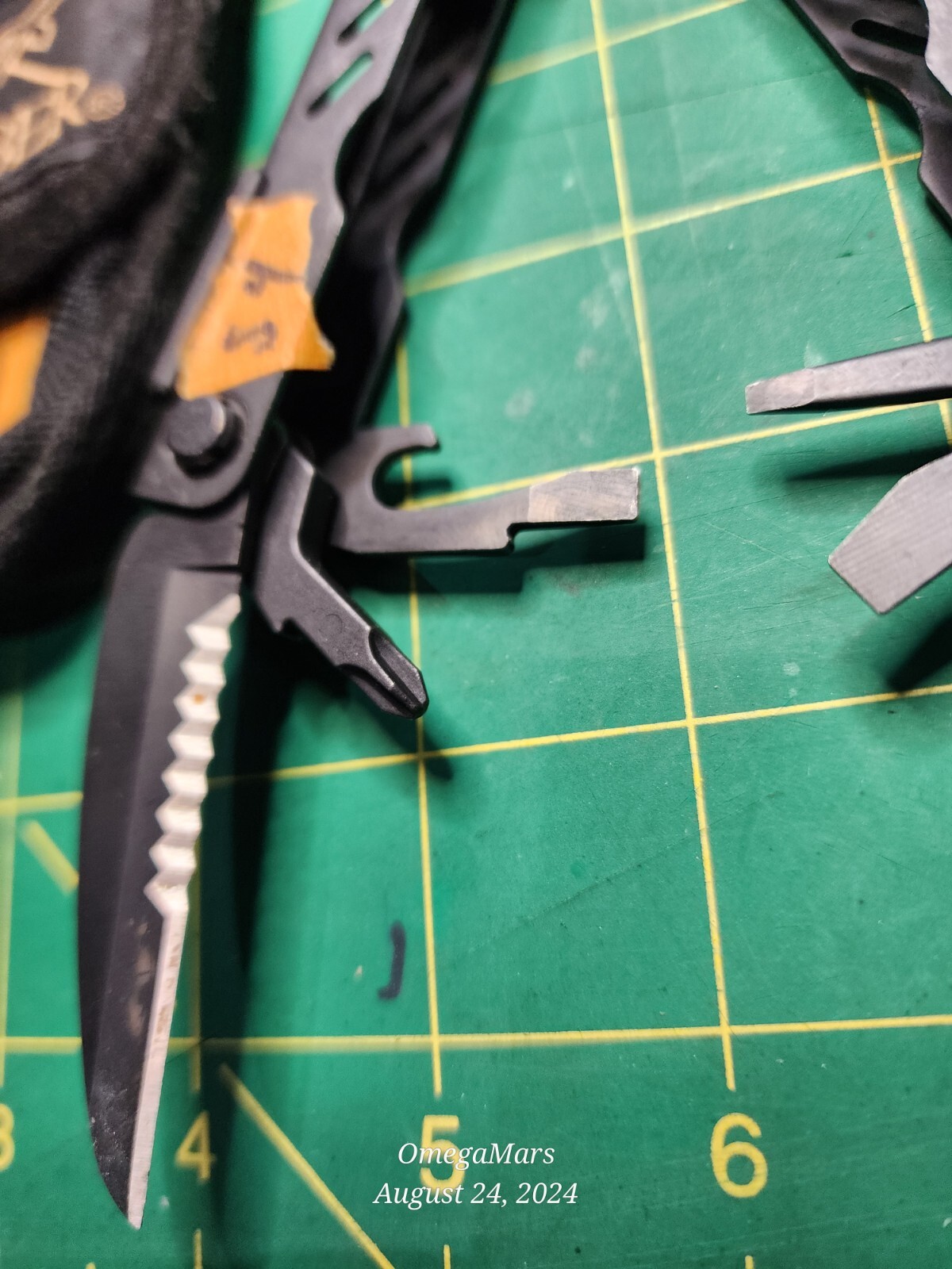 Gerber MP400 Compact Sport S4 Multi-Plier 600 w/sheath looks/feels new