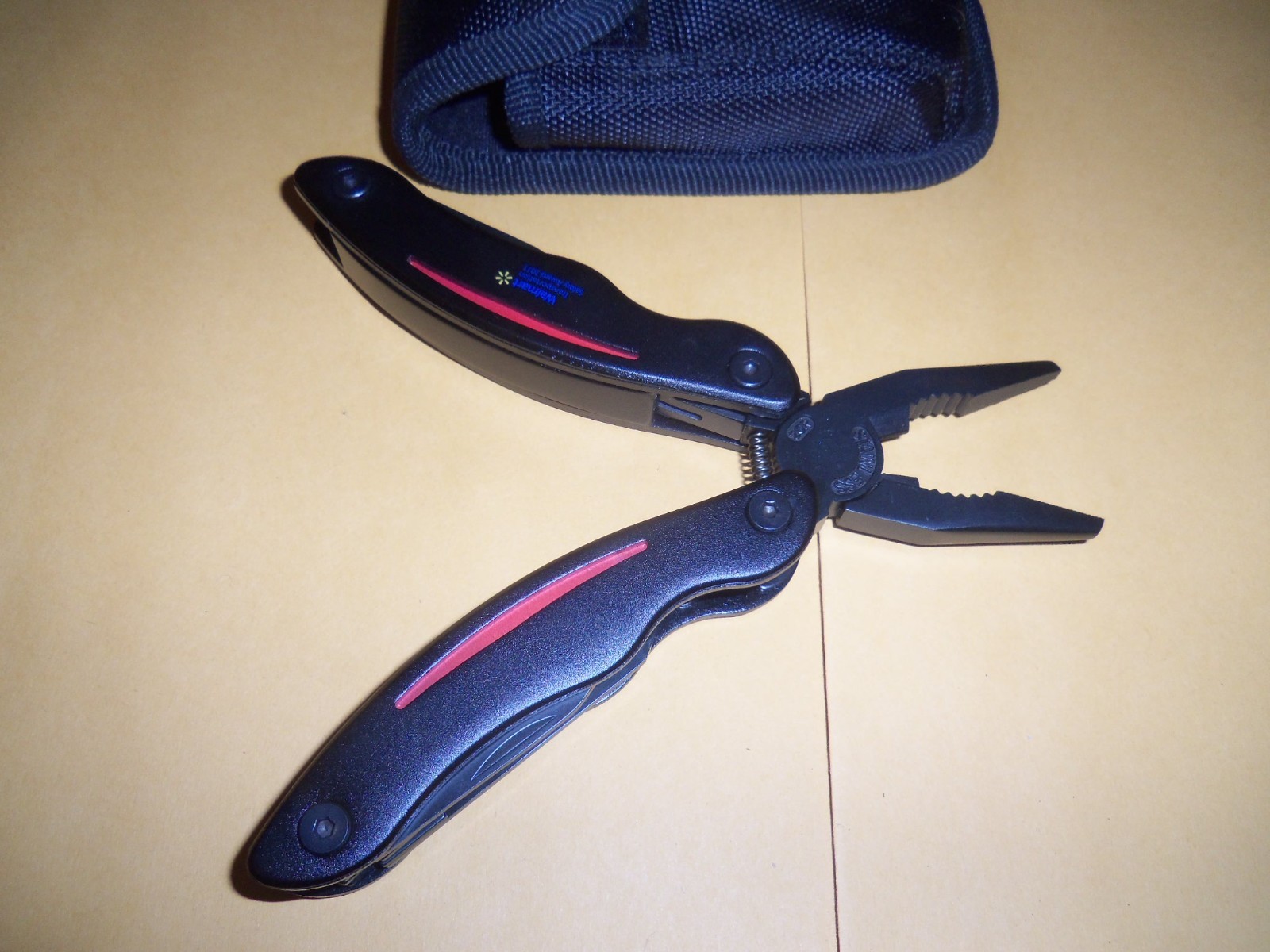 HIGH SIERRA 10-IN-1 MULTI-PLIERS TOOL + 10-IN-1 COMPACT TOOL STAINLESS STEEL