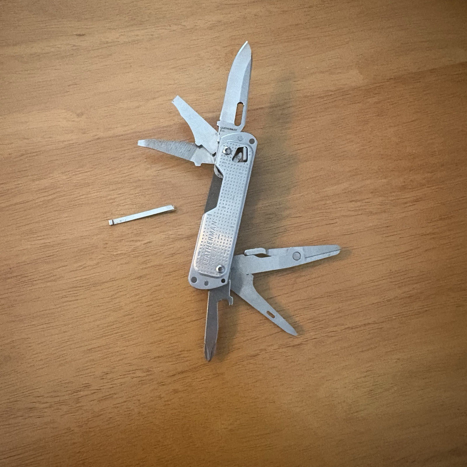 Leatherman FREE T4 Pocket Knife Multi-tool! Stainless! RETIRED!