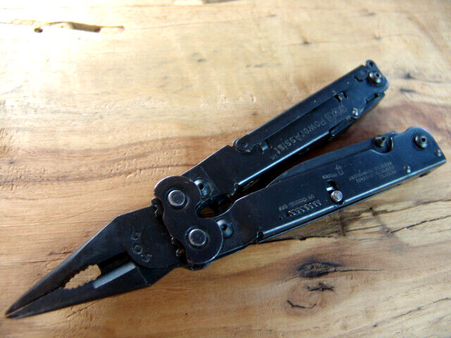SOG POWER ASSIST-MULTI TOOL-w/ SOG HEAVY DUTY MOLLE SHEATH–EXCELLENT