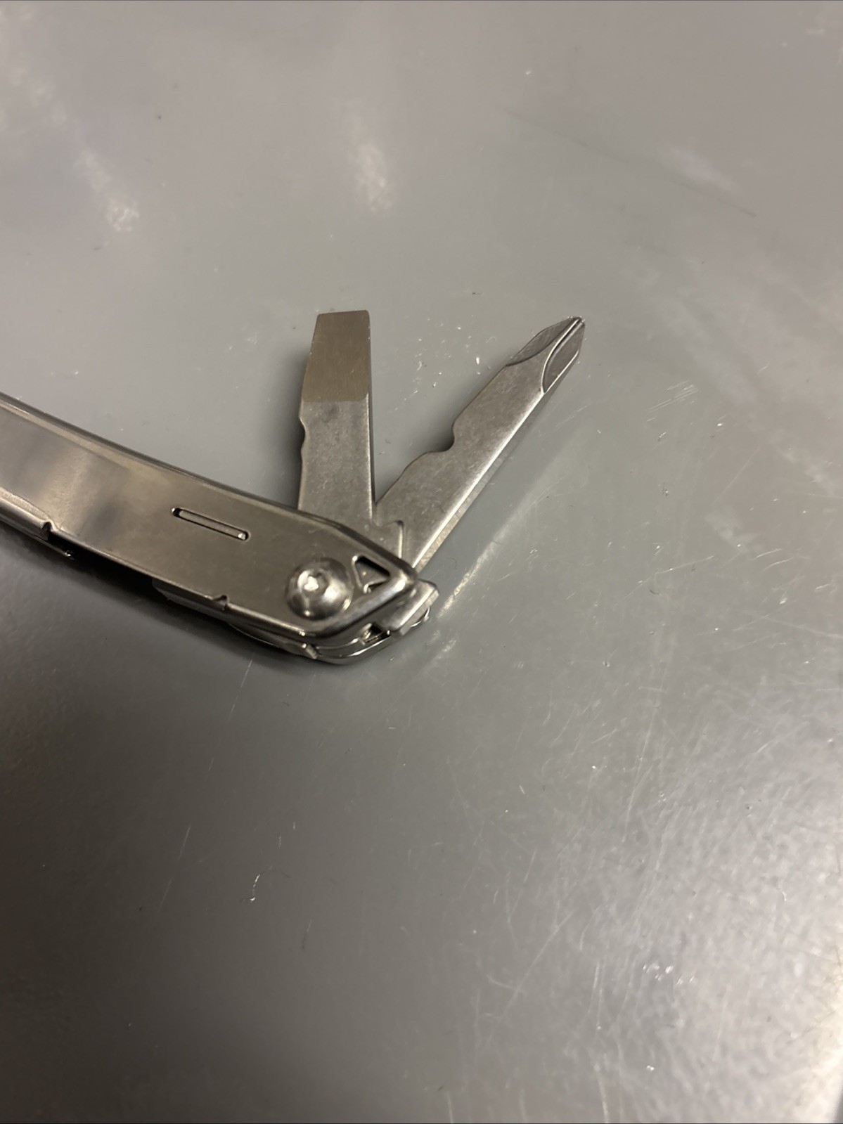 LEATHERMAN MULTI TOOL – WINGMAN