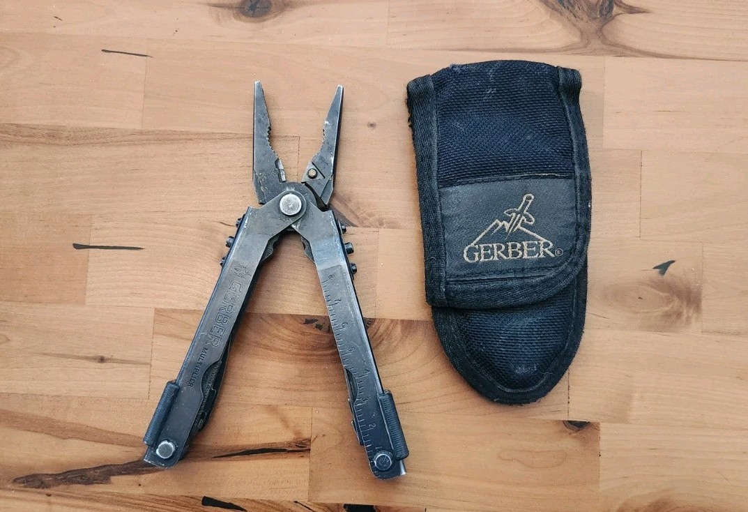 Gerber MP600 Multi-Tool Multi-Plier Black Oxide w/ Sheath – Great C73