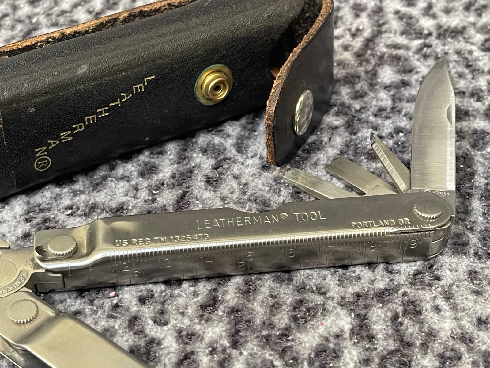 Vintage Leatherman Multi-Tool US REG TM 1325473 Great Condition