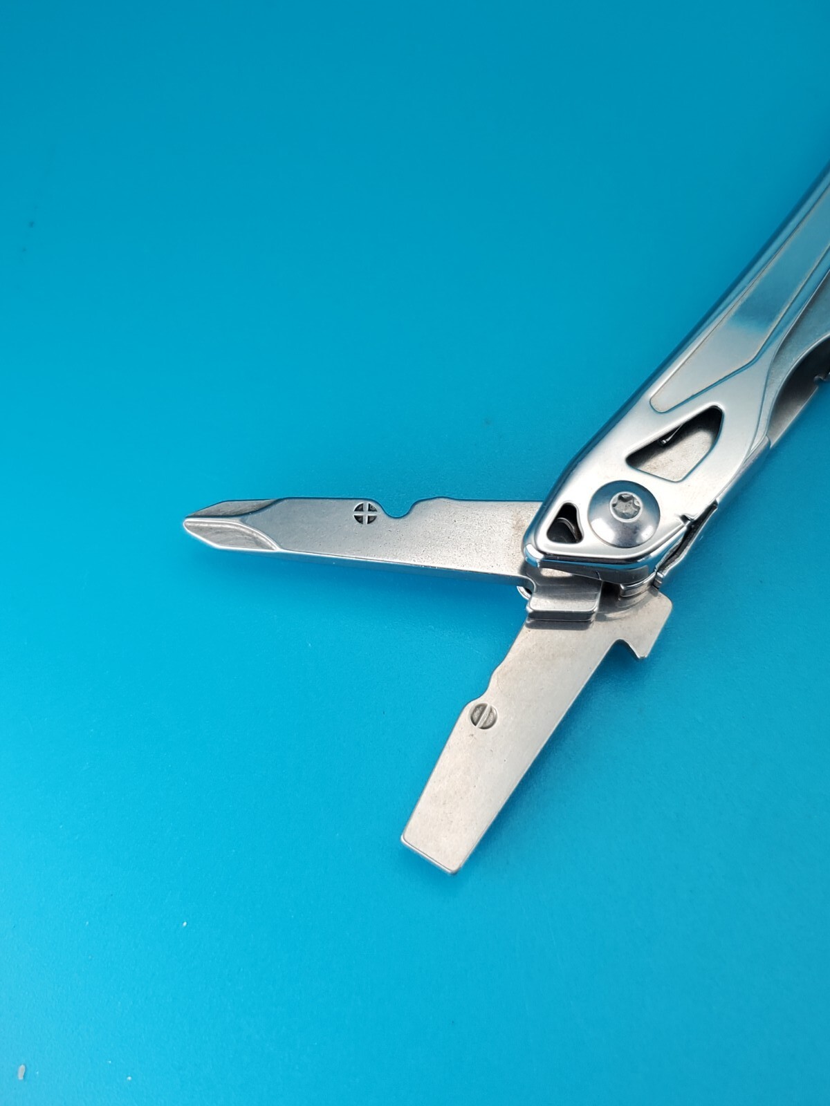 LEATHERMAN WINGMAN MULTI-TOOL! FAST SHIPPING!