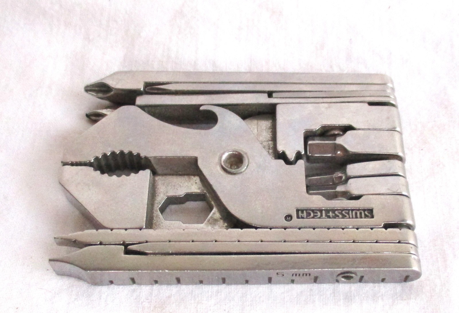 Swiss+Tech Brand Model ST53130 Pocket Multi-Tool * 22-in-1 Tool