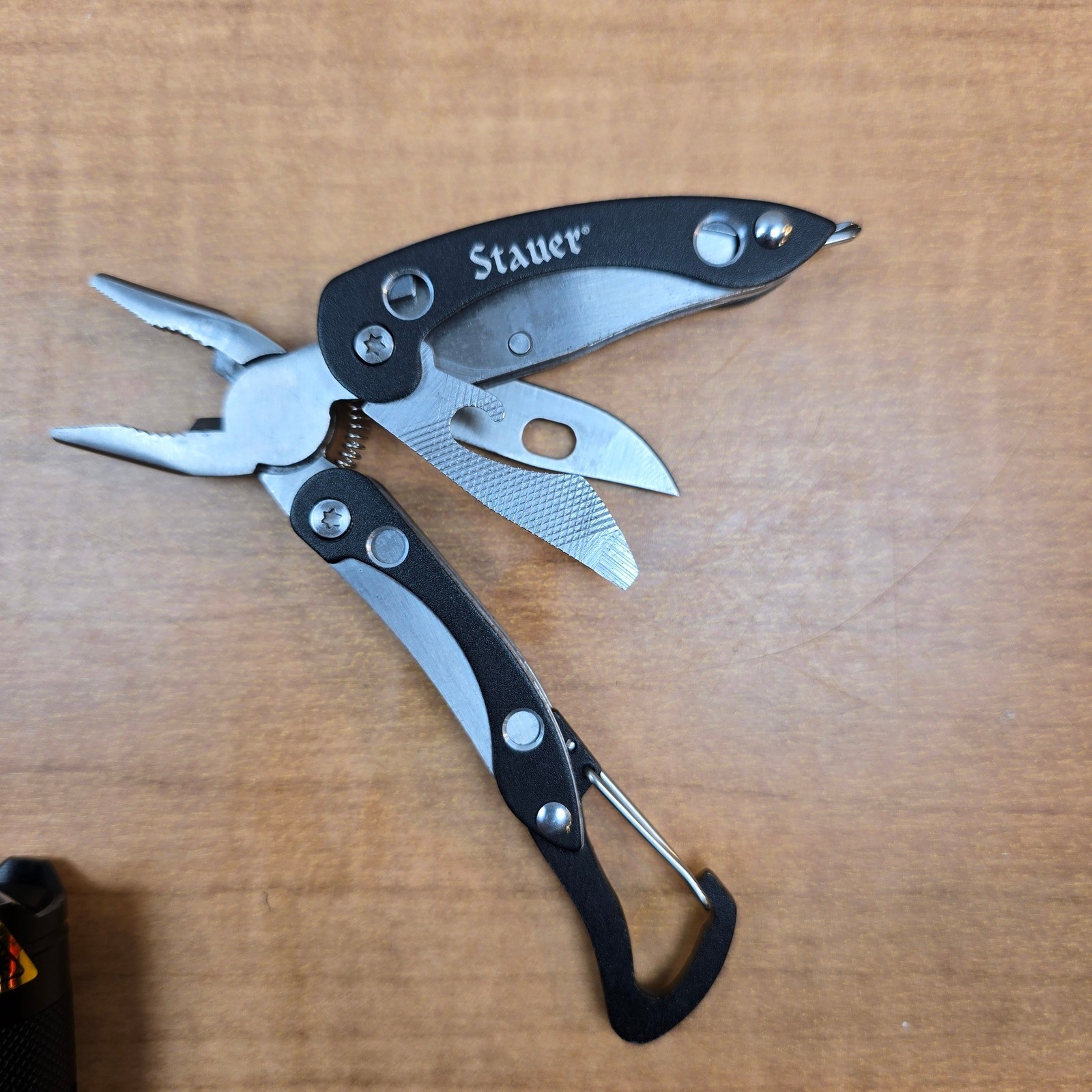 Stauer Gift Set Carabiner Watch+Flashlight+Multitool Knife pliers screwdriver