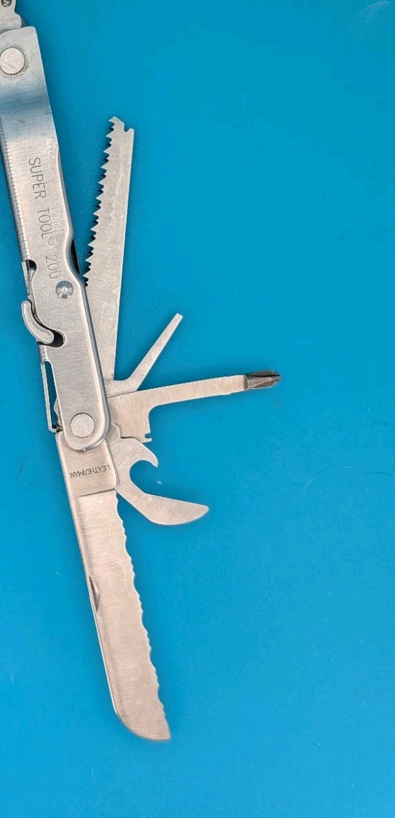 Vintage LEATHERMAN Super TOOL 200 Multi Tool! 04/03 Date Stamp!