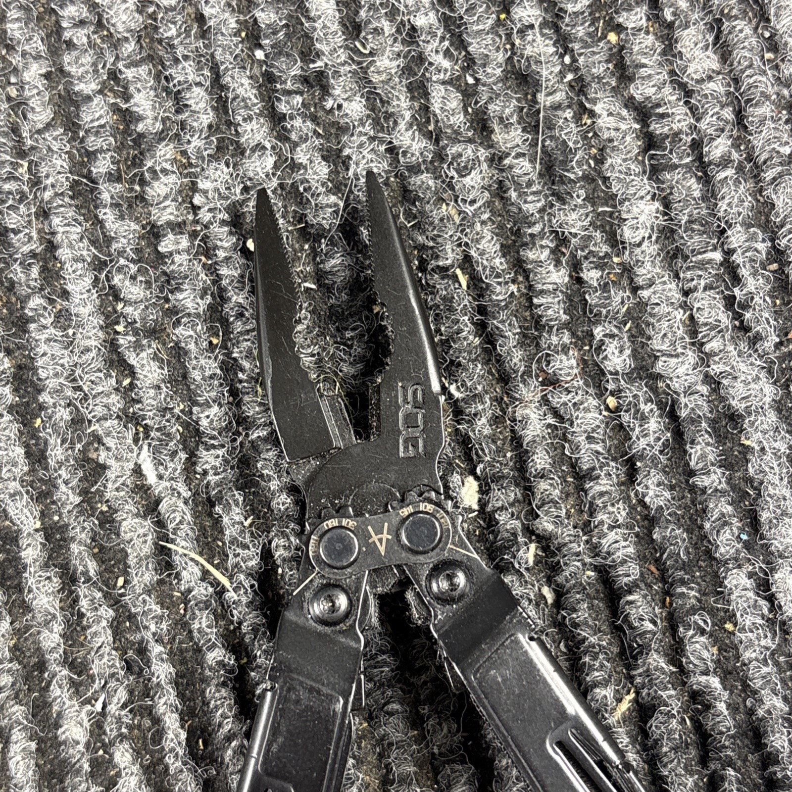 SOG POWER PINT MULTI TOOL PLIERS KNIFE SMALL (411)