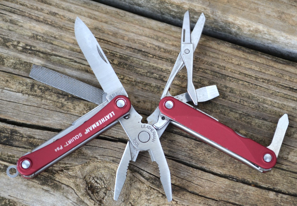 Genuine Leatherman Squirt PS4 Red Multitools Knife, Plier Multi-Tools–Excellent