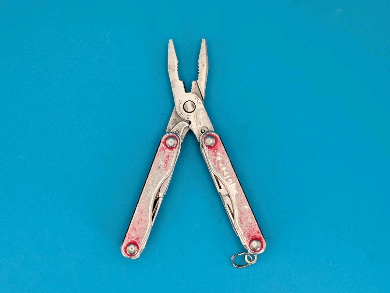 Leatherman Squirt P4 Multi-Tool, Key Ring, Retired, RED! USED/FAIR