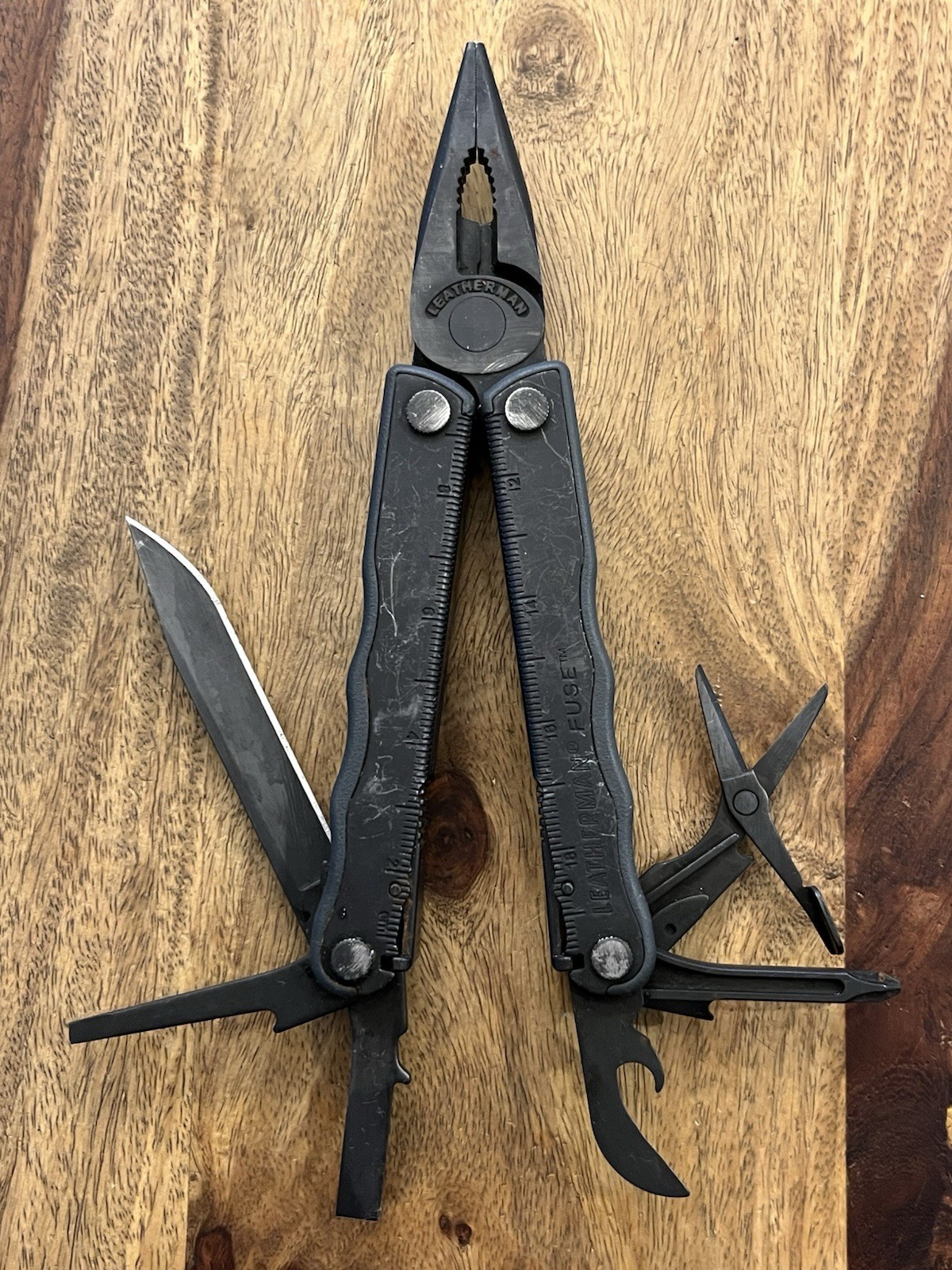 Rare Leatherman Fuse Black Oxide Multitool SUPER Nice!! DISCONTINUED w/Sheath