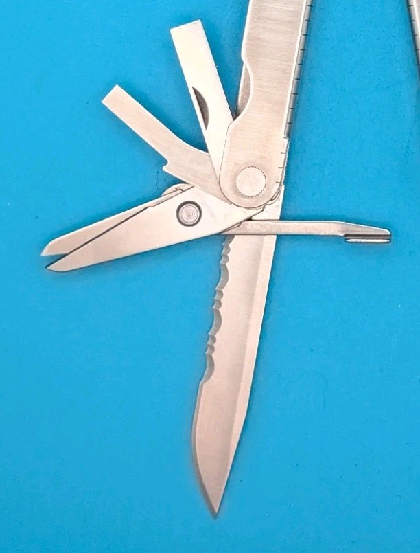Leatherman PST 2 Multi Tool! 07/03 date stamp! Fast Shipping! WITH SHEATH!