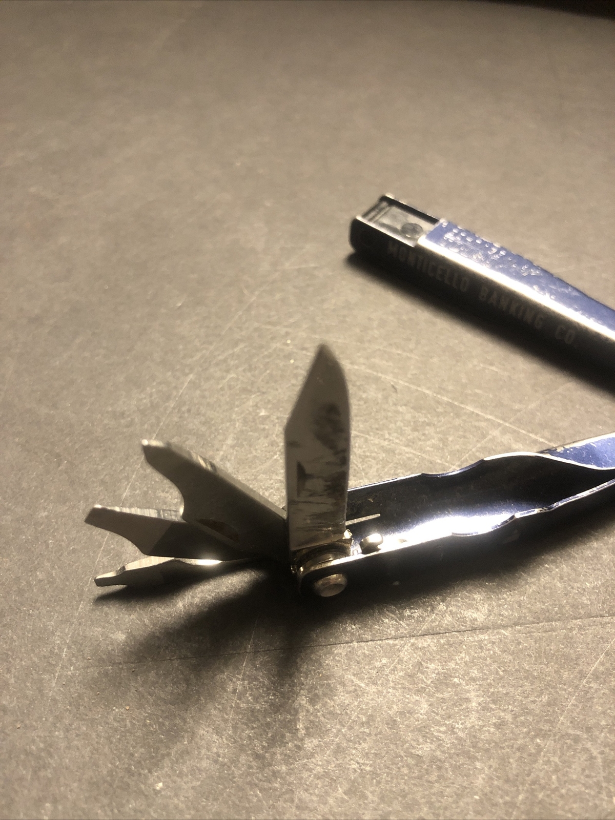 Schrade Tough Chip Folding Multi Tool Made in Usa Blue