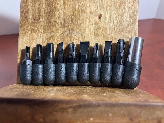 SIUPRO Multi Tool Pliers Knife Screwdriver Bit Set w/ Sheath Black