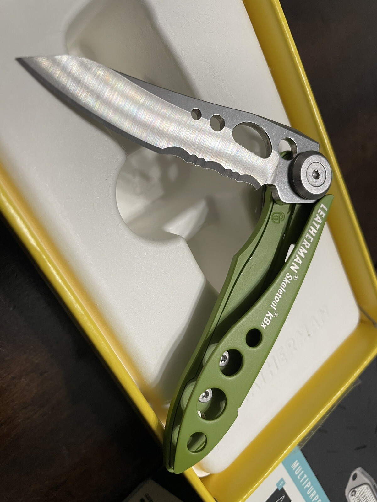 2 Leatherman Multi tools Free T2 Stainless Skeletool Kbx Green