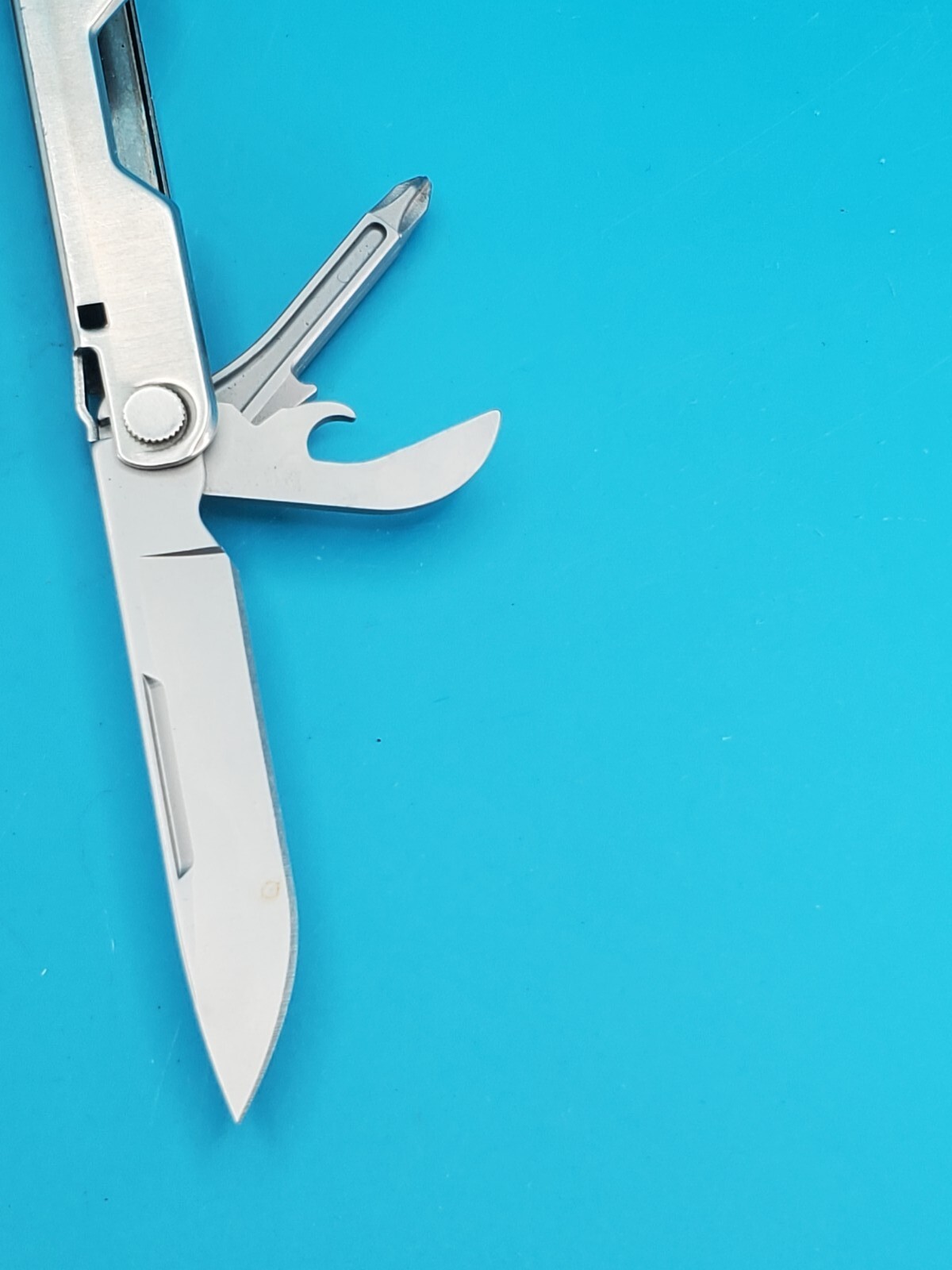 LEATHERMAN Bond Multitool, Stainless Steel Everyday Tool!