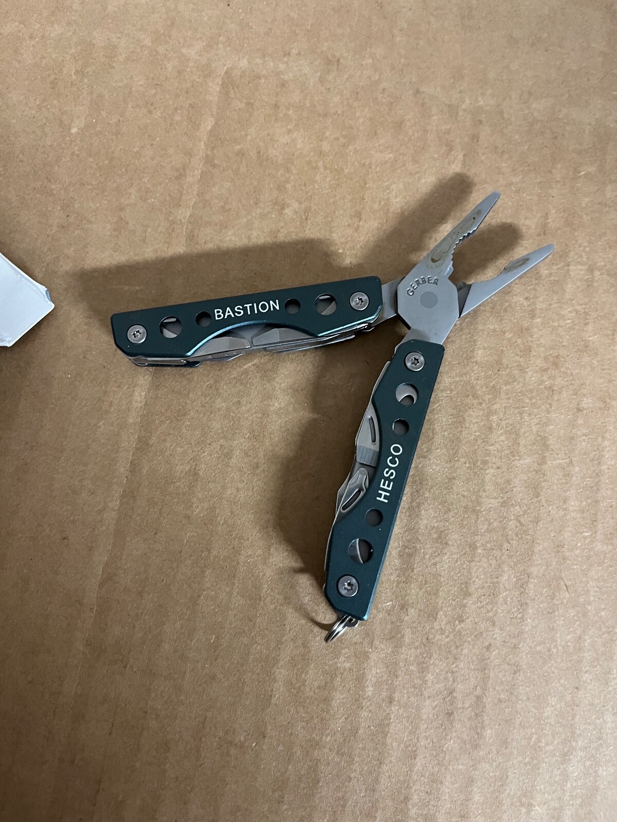 NEW Gerber Clutch Mini Multitool Keychain GREEN Pliers, tool