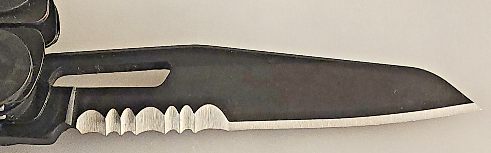 Leatherman Signal Black Multi Tool 19 in 1 Tools 06/23 + Exc. Cond. + FREE POST