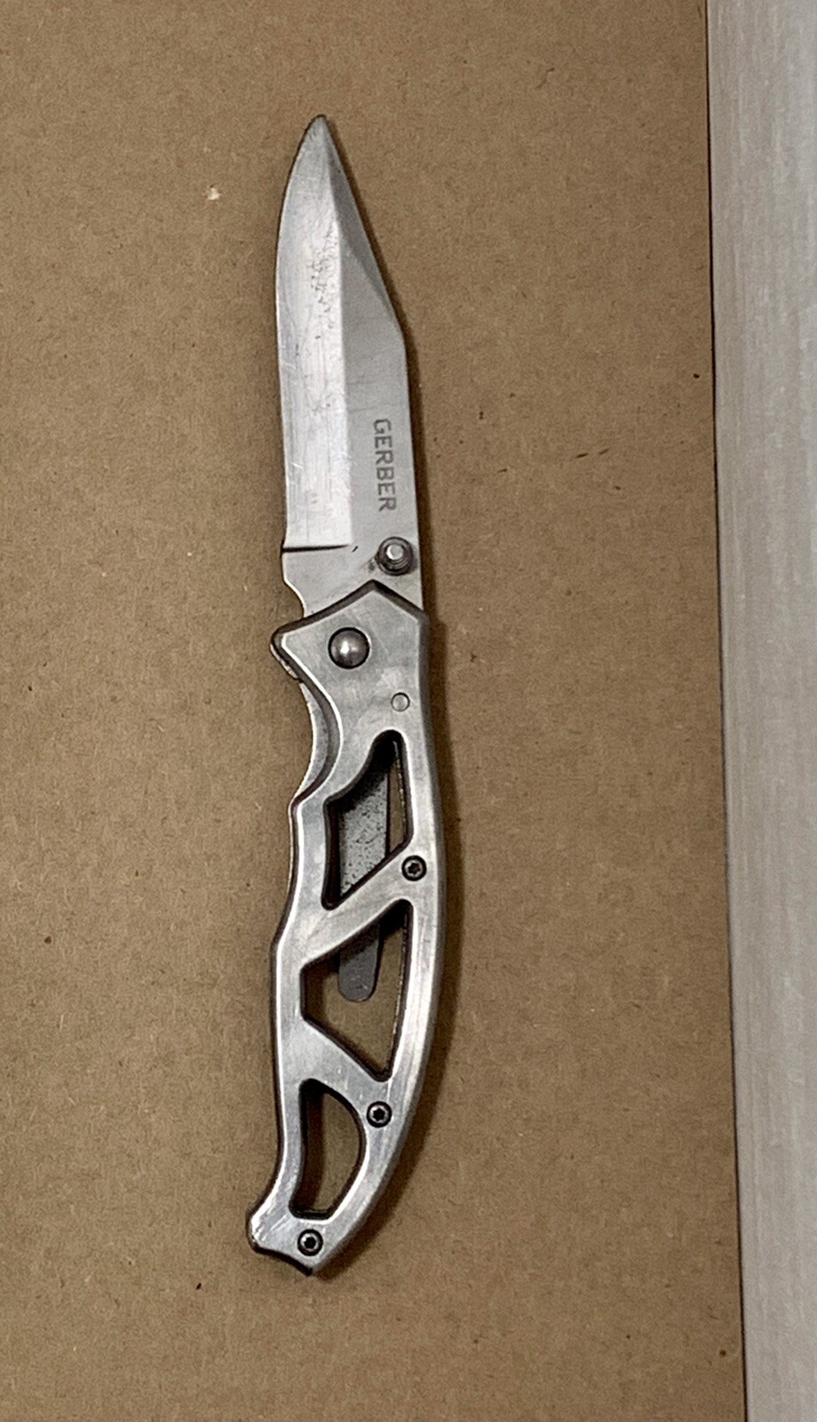 4 Gerber Knives: Blunt Nose MP400 Multi-Tool, Crucial, 7” Paraframe, 8” Fixed