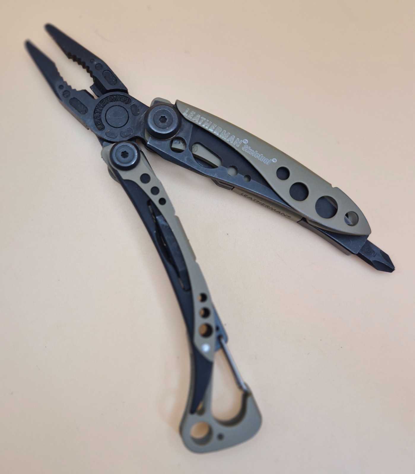 Leatherman SKELETOOL Multi-tool Coyote Tan – Good Condition (001)