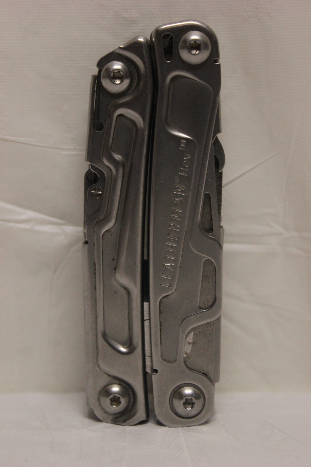 Leatherman Rev 3.8″ Multi-Tool, Stainless E2B1