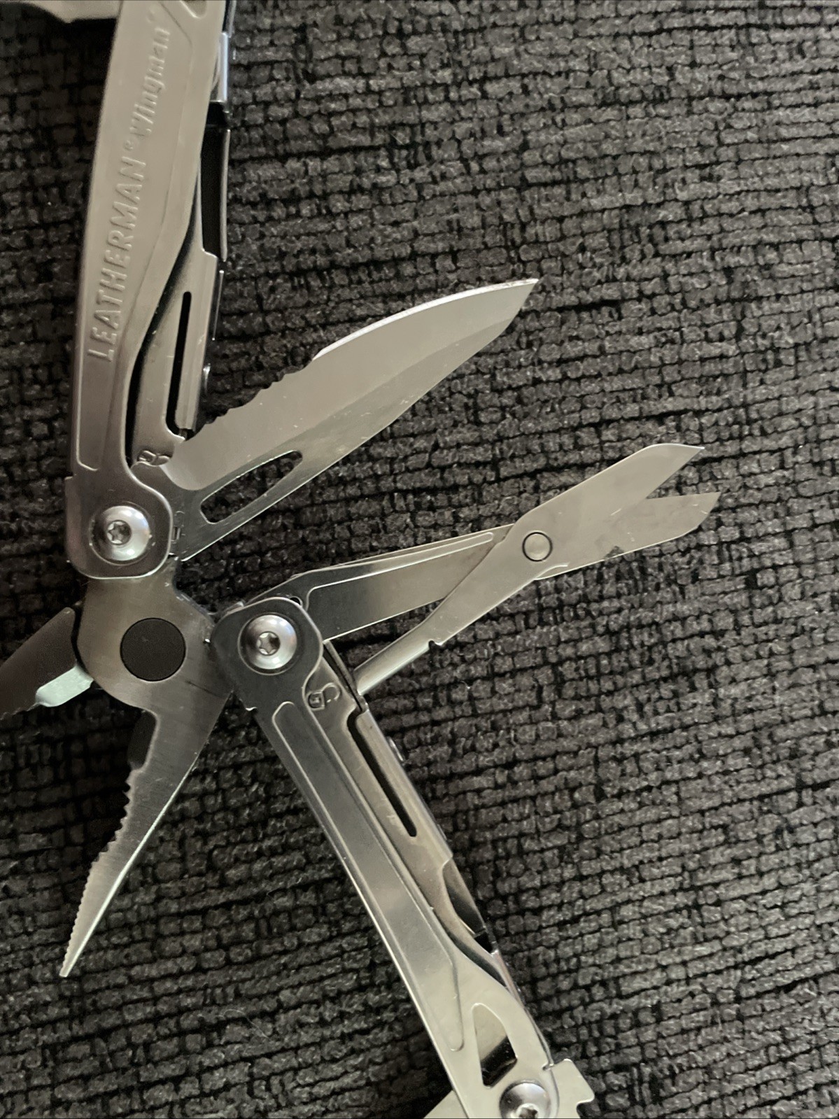 LEATHERMAN MULTI TOOL – WINGMAN