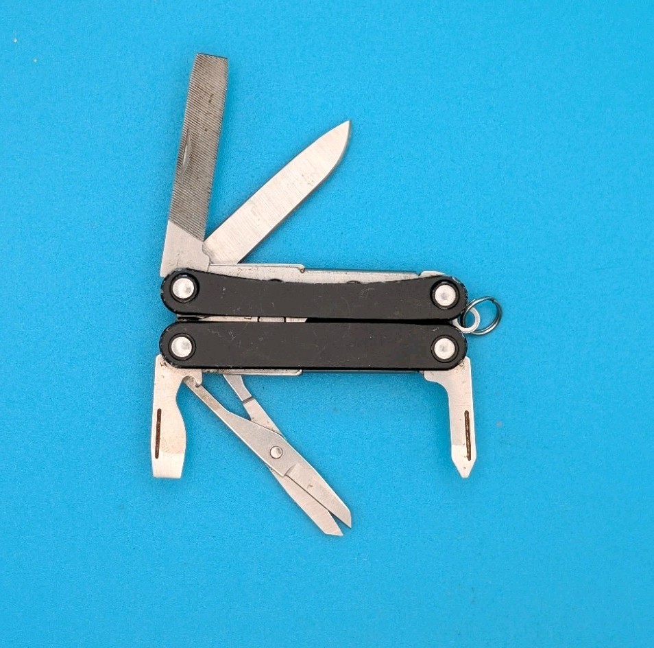 Leatherman SQUIRT PS4 Multi-Tool! BLACK! *broken scissors spring*