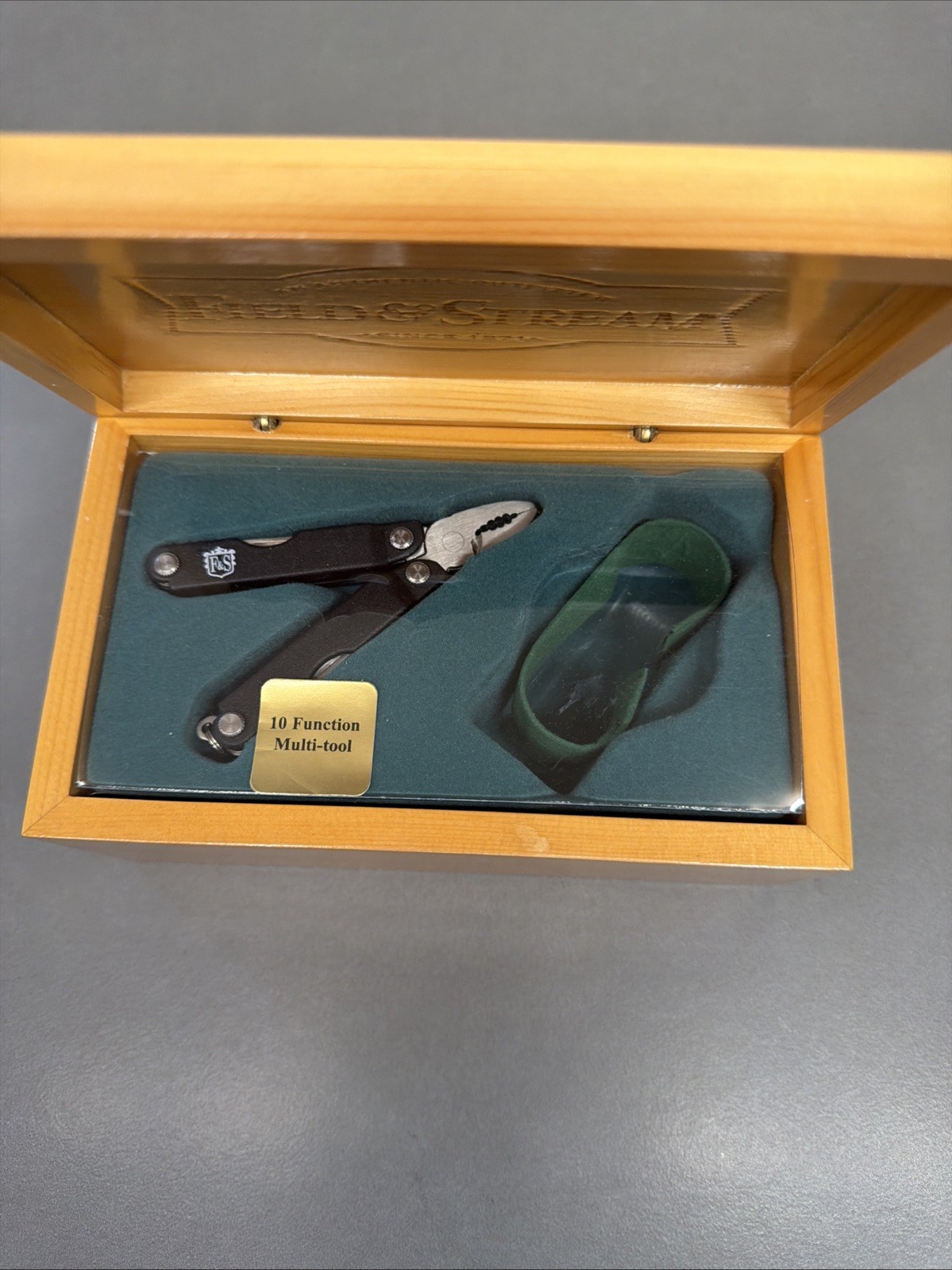 Field & Stream Multi Tool 10 Function In Wooden Box Bt17