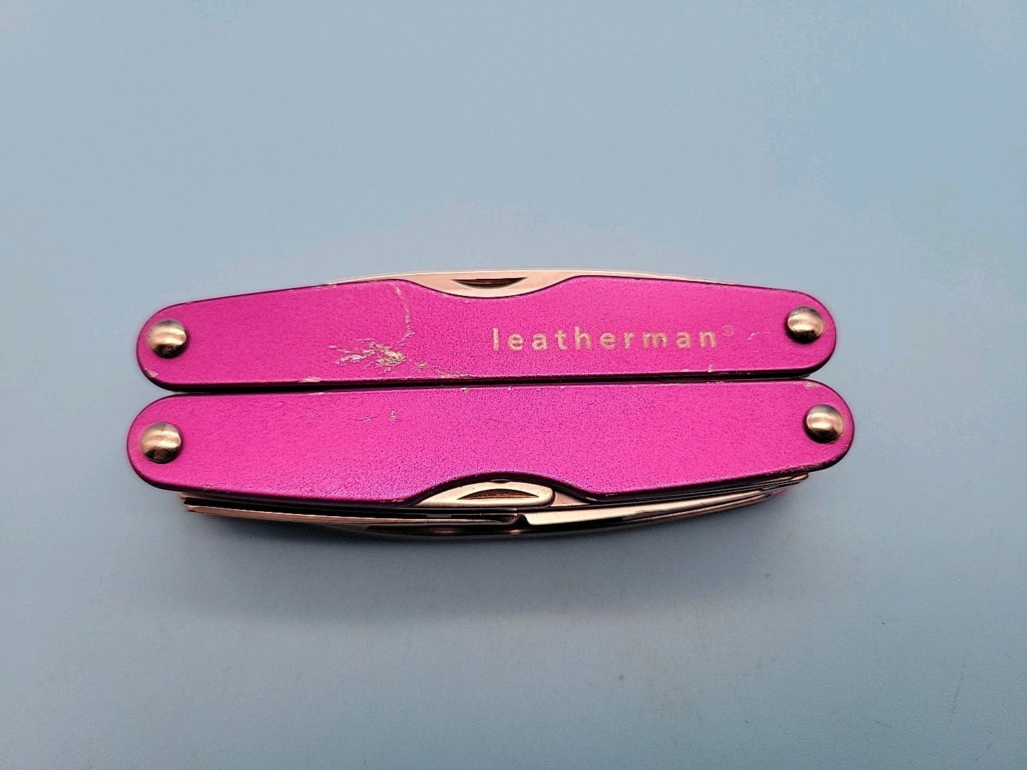 Leatherman JUICE XE6 Multi-Tool – Dated 0701 – Purple – Knife, Pliers – RETIRED