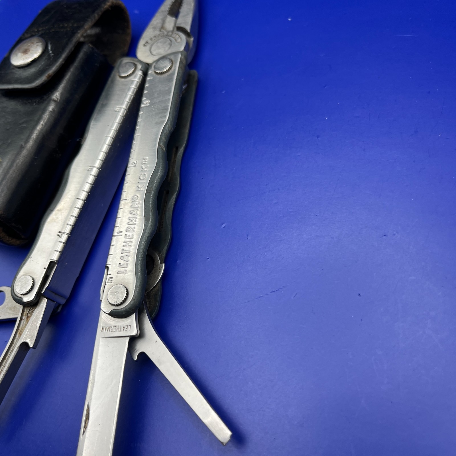 Leatherman Kick Multi-Tool w/ Sheath