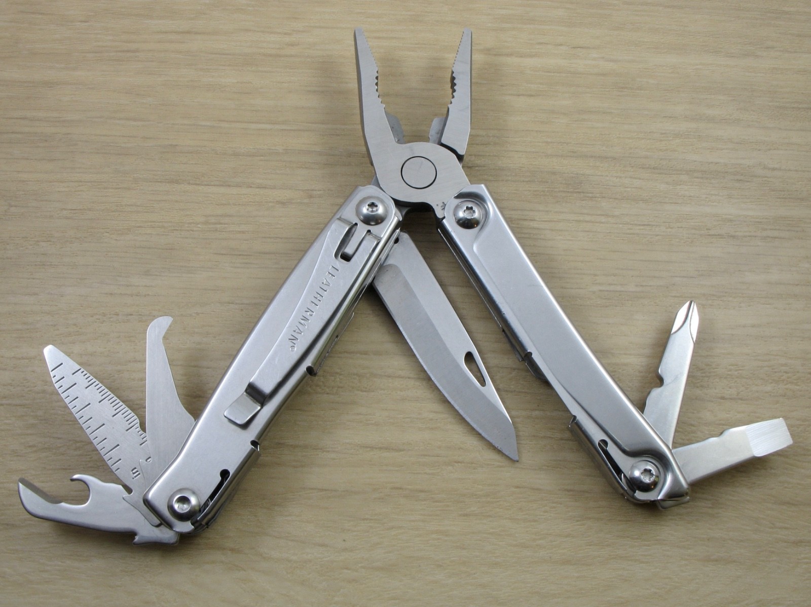 Leatherman Rev Multi-Tool, Knife, Pliers, Stainless, USA – VG