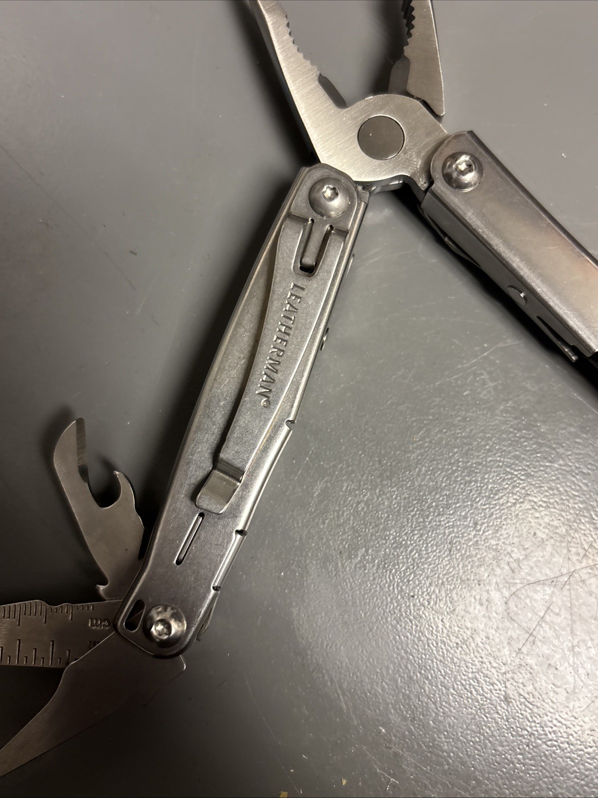 LEATHERMAN MULTI TOOL – WINGMAN