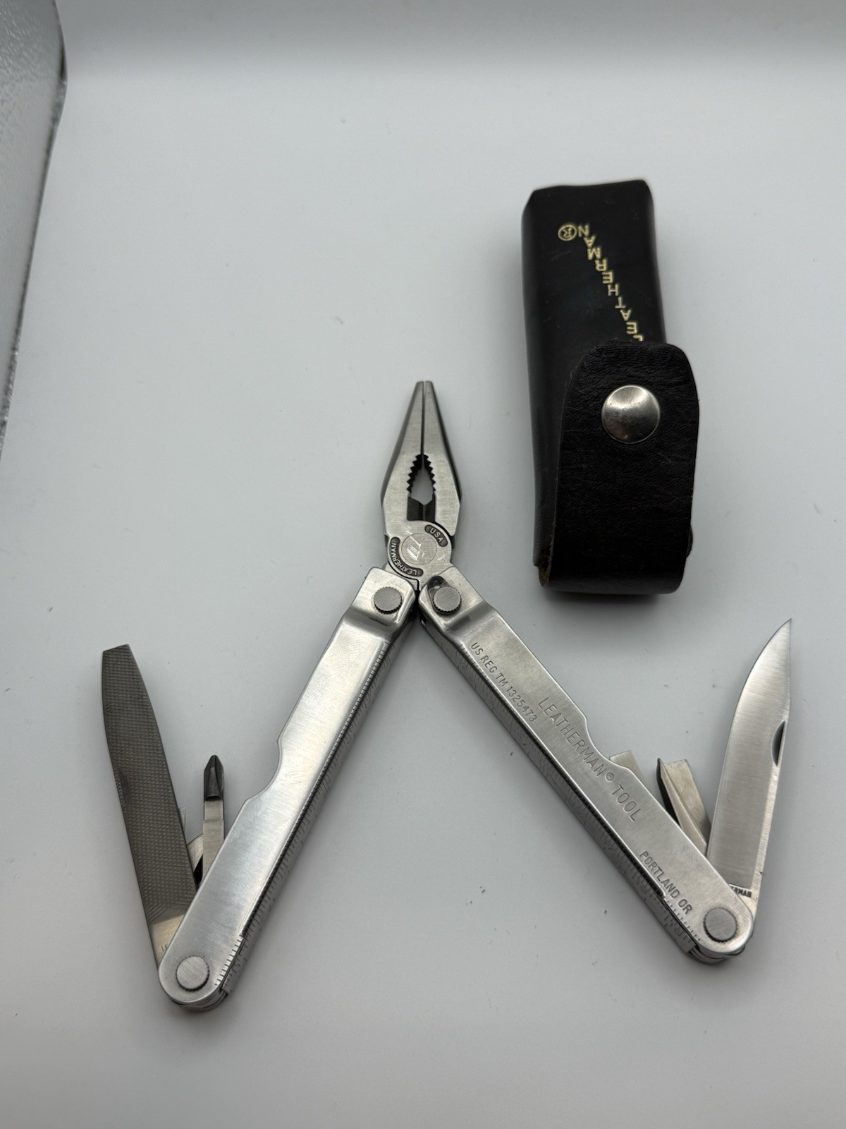 Vintage Leatherman Multi Tool w/ Original Leather Case Sheath Made In USA Oregon