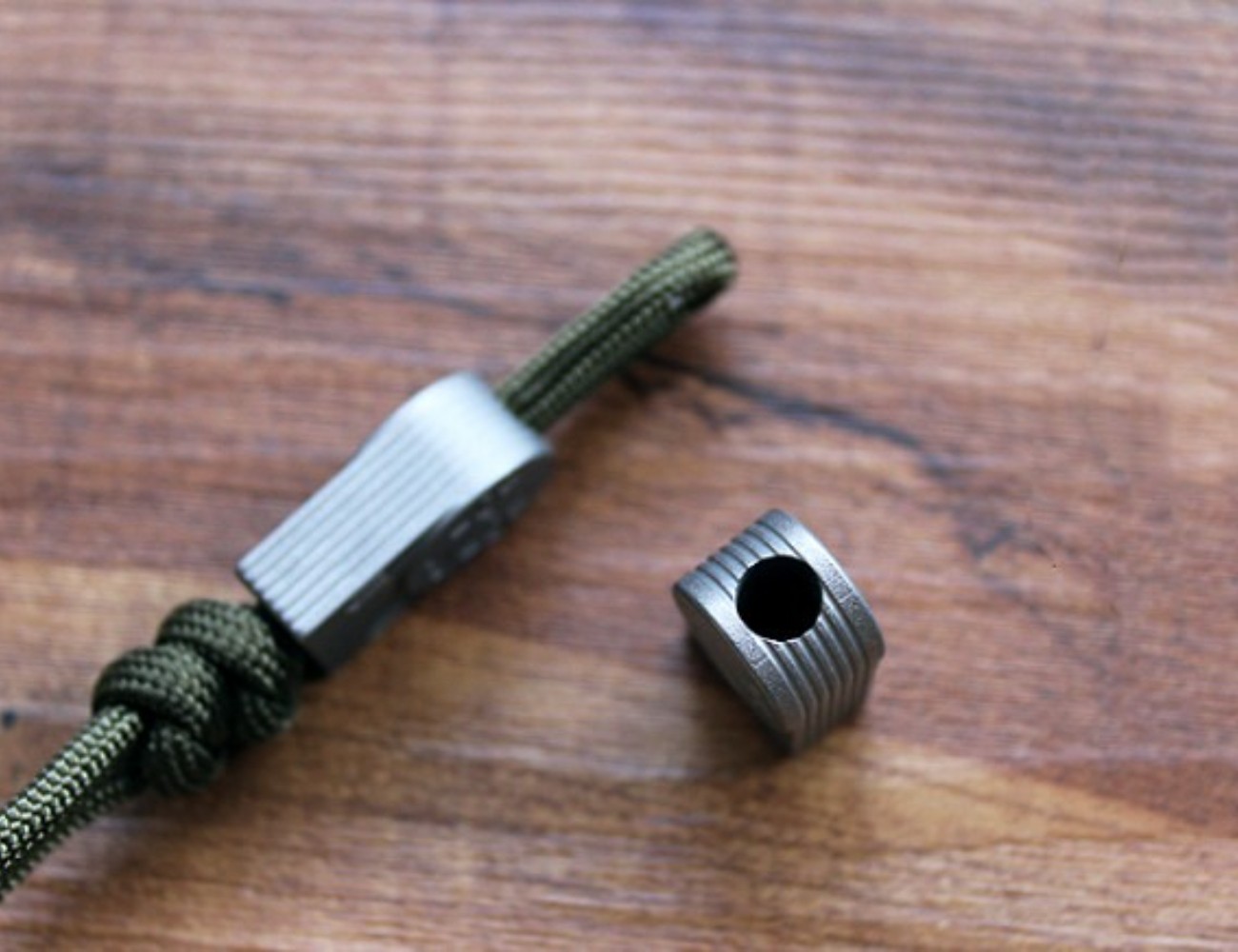 Titanium Alloy No Face Man Lanyard Beads Paracord Knife Cord Beads Pendants